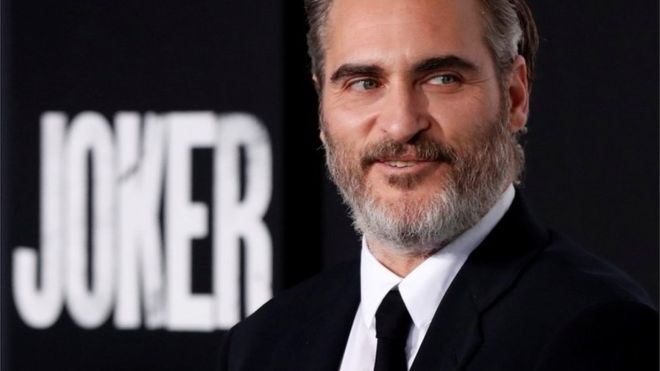 Joaquín Phoenix apareció en una sala de cine en plena función de ‘Joker’