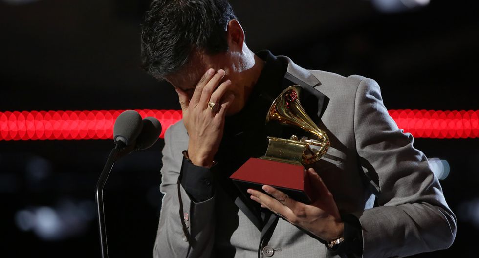 Tony Succar se quebró al ganar premio y dedicó triunfo al Perú